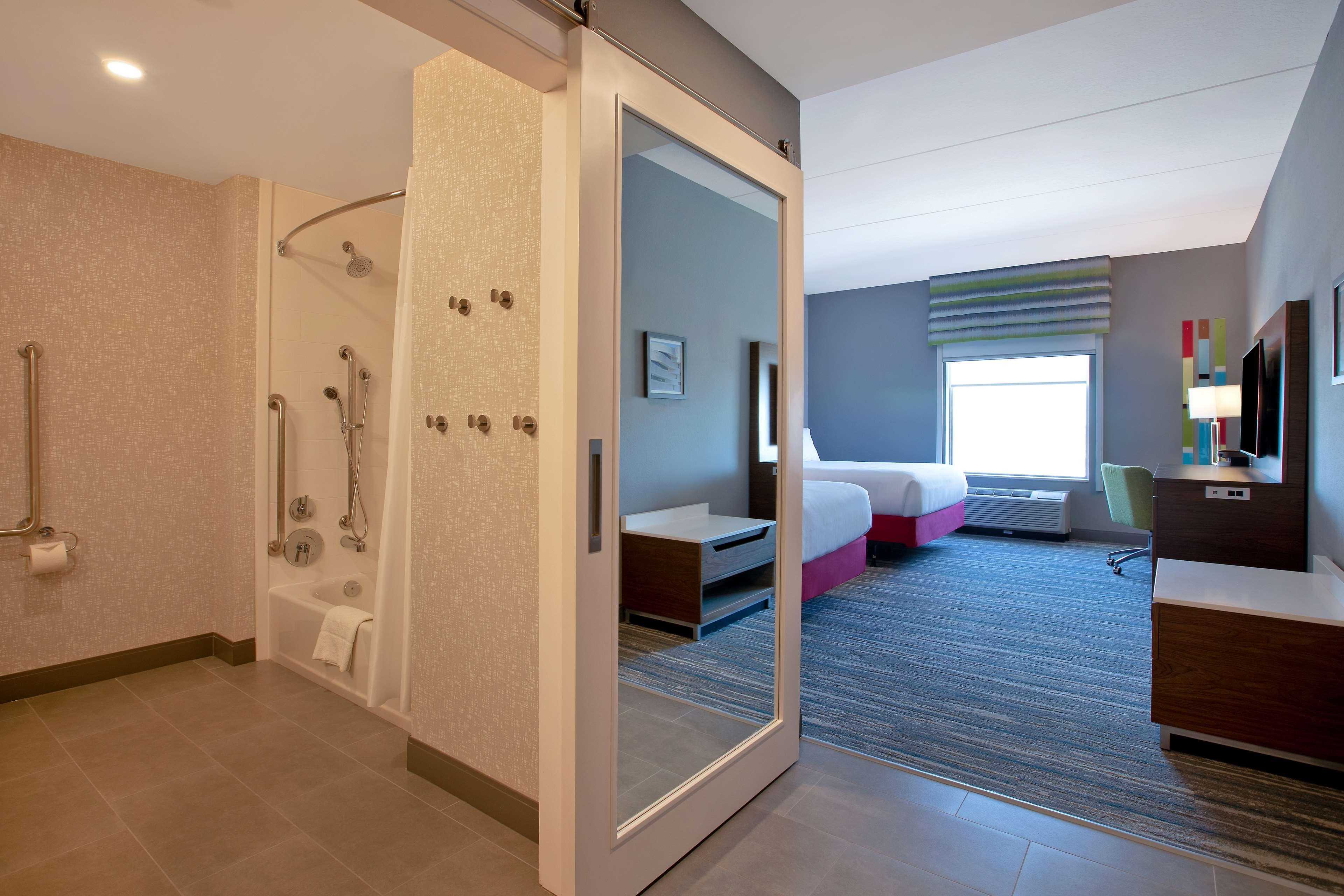 Hampton Inn & Suites Ottawa West, Ontario, Canada Exterior photo