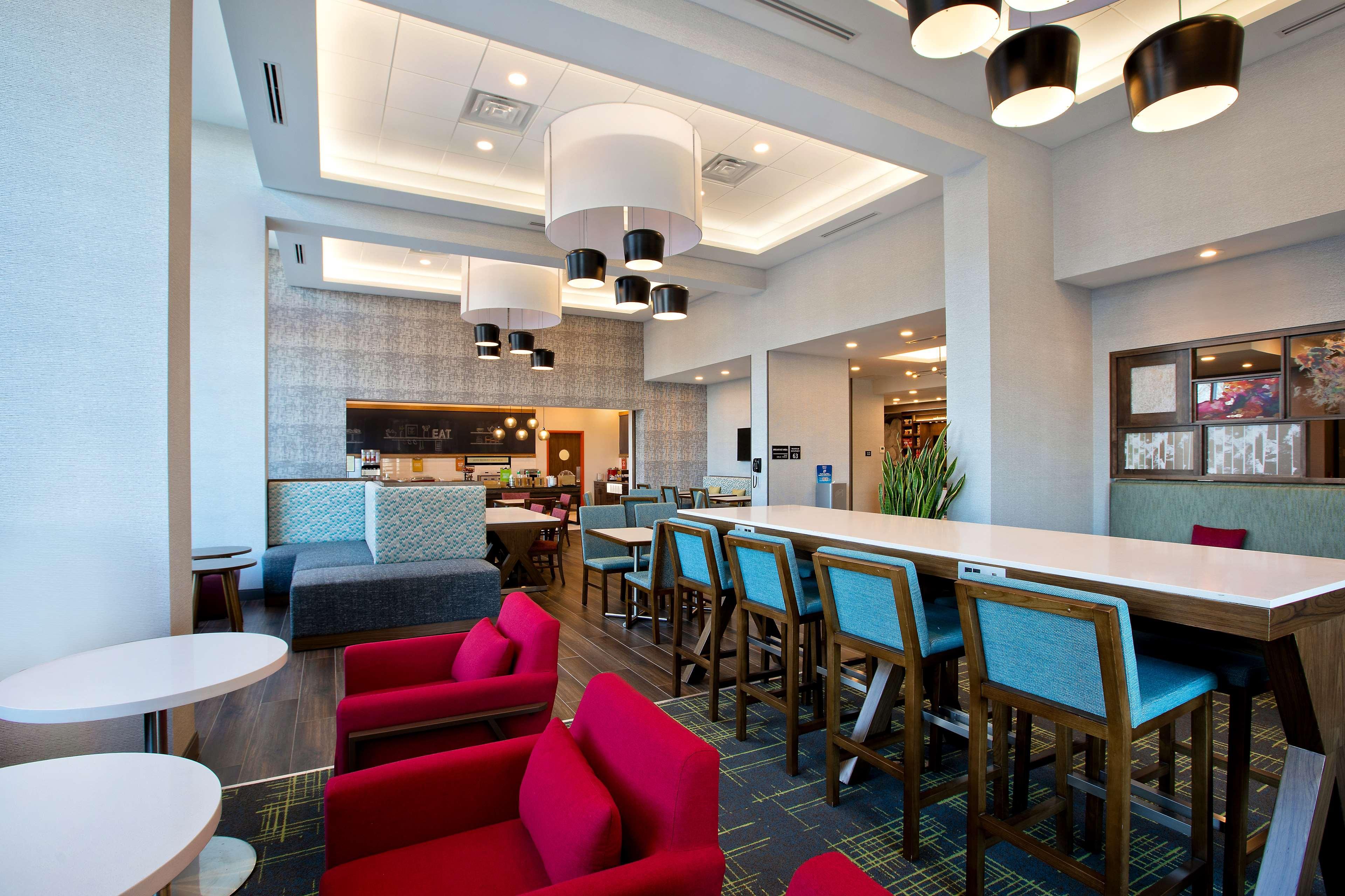Hampton Inn & Suites Ottawa West, Ontario, Canada Exterior photo