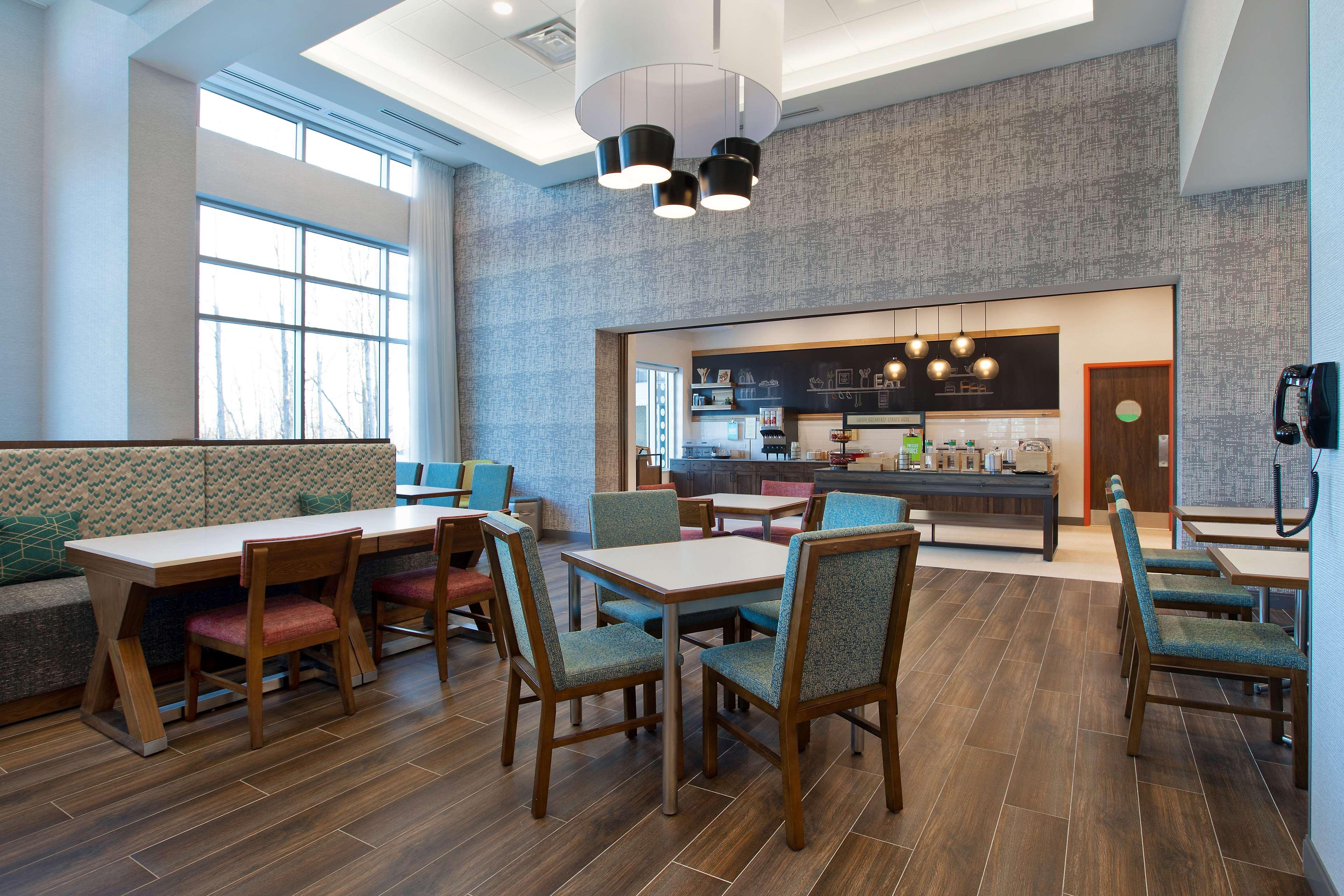 Hampton Inn & Suites Ottawa West, Ontario, Canada Exterior photo