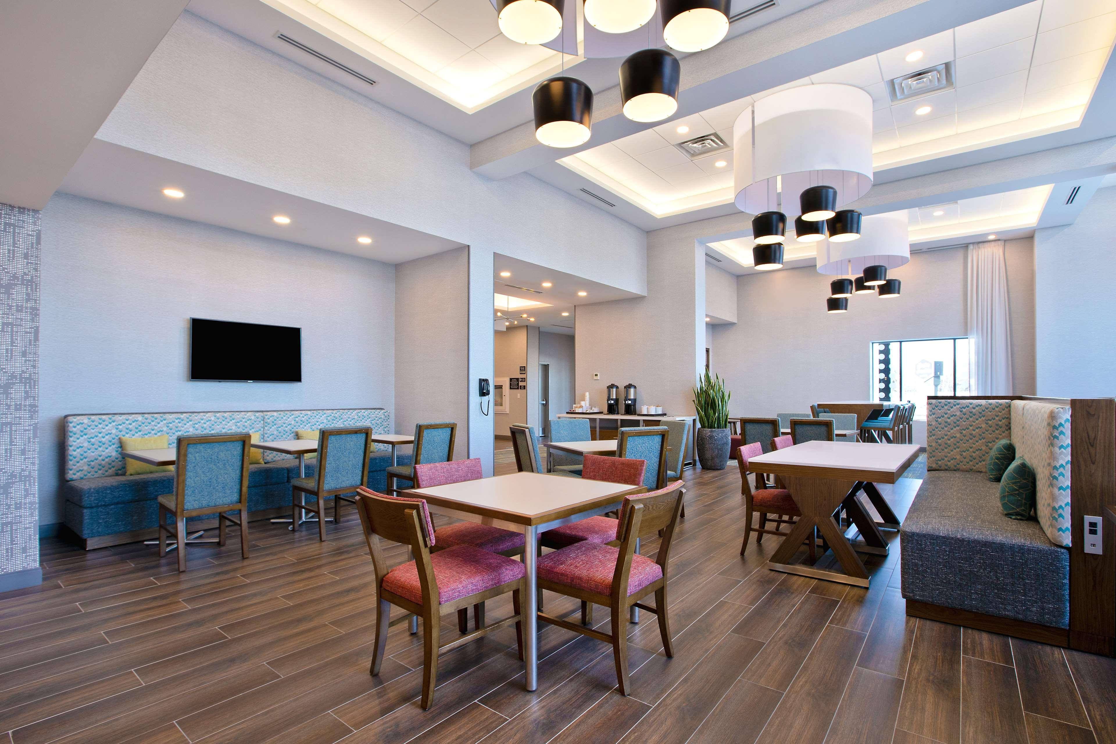 Hampton Inn & Suites Ottawa West, Ontario, Canada Exterior photo
