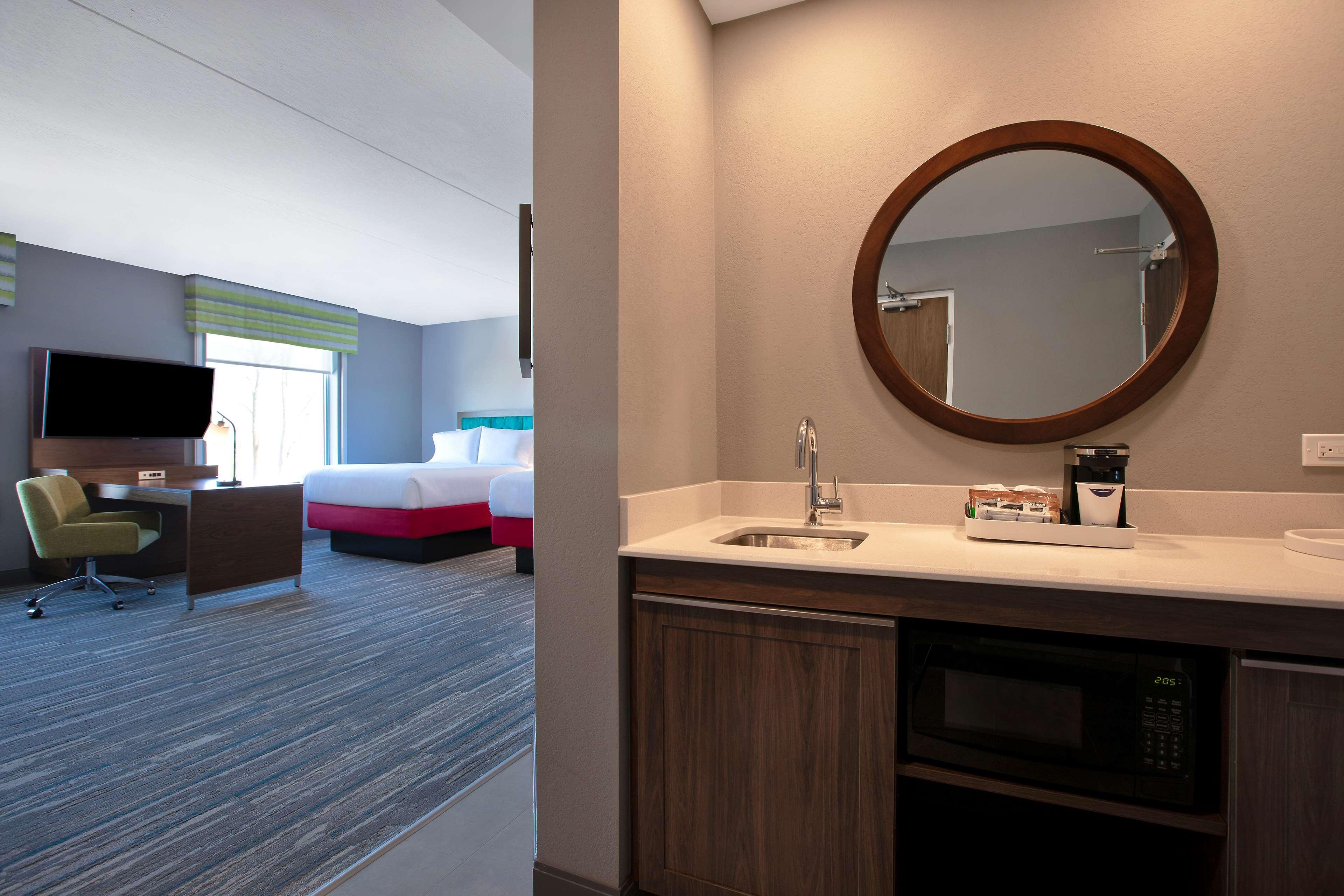 Hampton Inn & Suites Ottawa West, Ontario, Canada Exterior photo