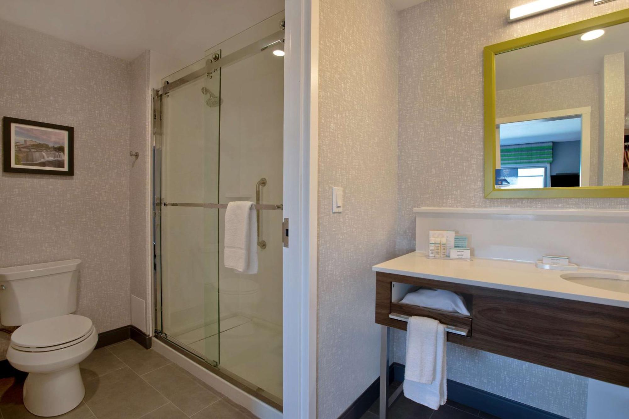 Hampton Inn & Suites Ottawa West, Ontario, Canada Exterior photo